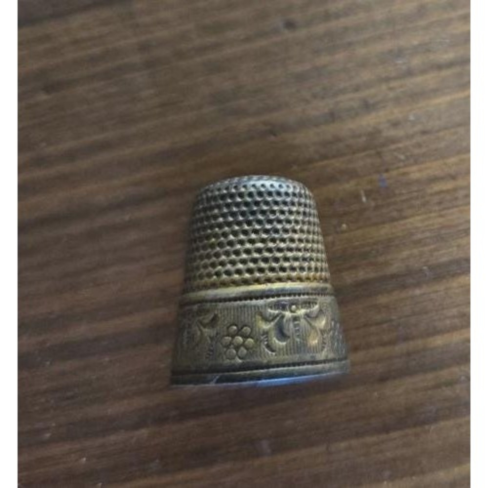 Antique Sterling Silver Simon Bros Size 8 Thimble Floral Scroll Panel Patina